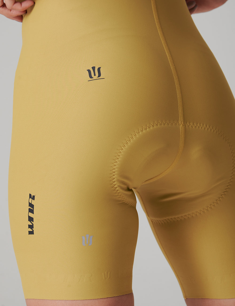 Seamless Women Bib / Deluxe Biscotti